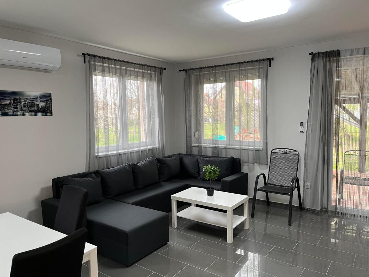 Vivien Vendeghaz 2 Apartment Ordacsehi ภายนอก รูปภาพ